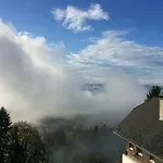 Glühwürmchenhütte *