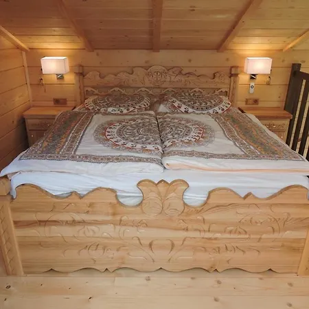 Gluehwuermchenhuette Chalet