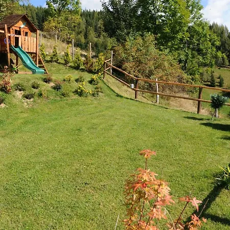 Gluehwuermchenhuette Und Romantikhuette Ratten