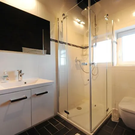 Gluehwuermchenhuette Und Romantikhuette Domek alpejski *