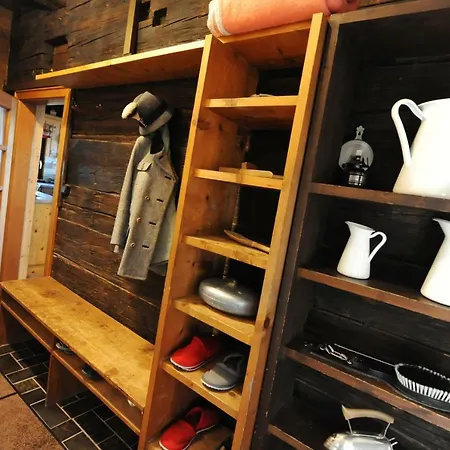 Domek alpejski Gluehwuermchenhuette Und Romantikhuette Ratten