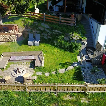 Gluehwuermchenhuette Und Romantikhuette Domek alpejski *