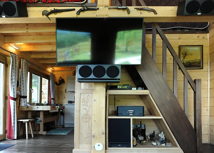 Gluehwuermchenhuette Und Romantikhuette