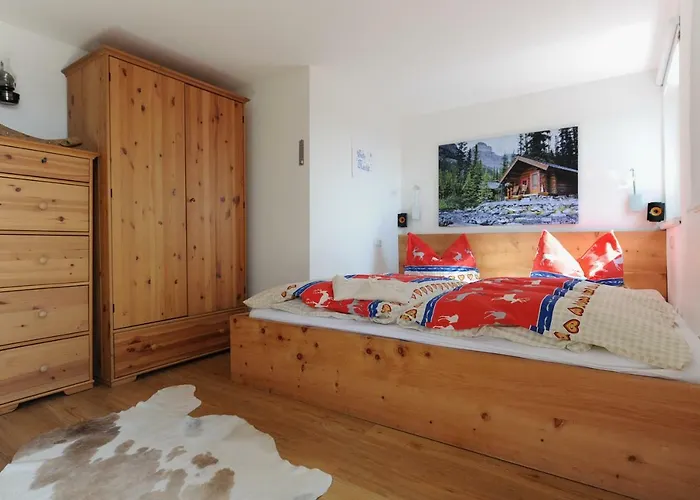 Gluehwuermchenhuette Und Romantikhuette