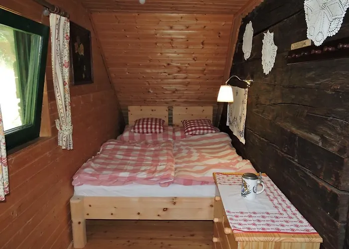 Gluehwuermchenhuette Und Romantikhuette *